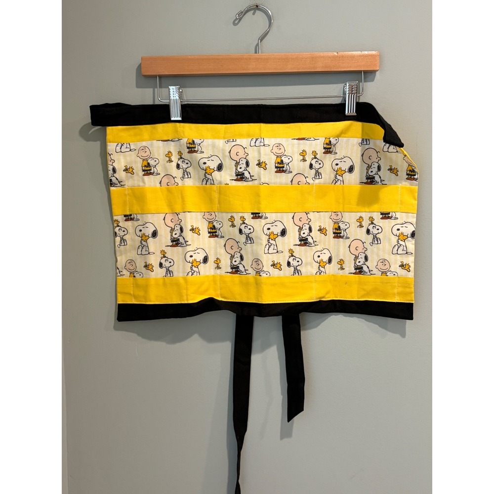 Peanuts Snoopy Charlie Brown Waist Apron Teacher Craft Server Pockets Yellow